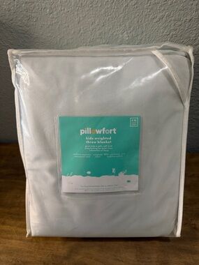 Pillowfort White/Grey Kids Weighted Throw Blanket 6lb NEW